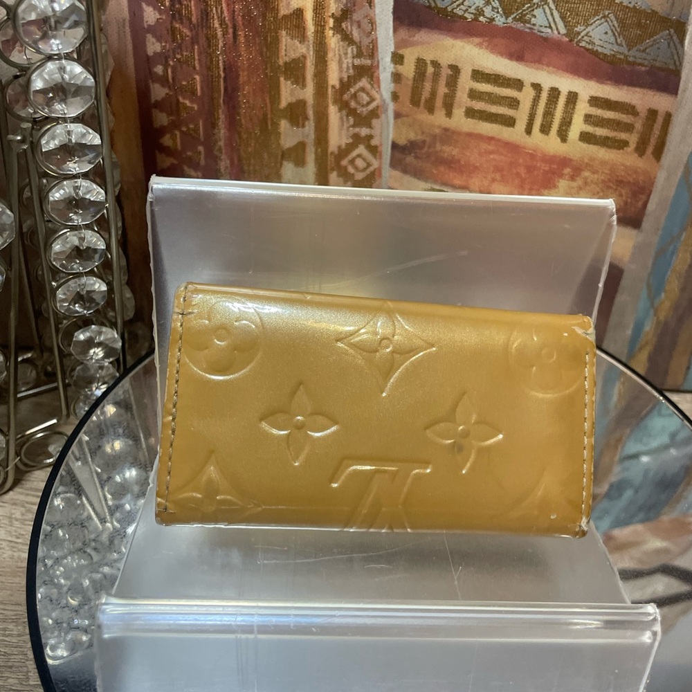LOUIS VUITTON tan brown 4 key case - Picture 3 of 7